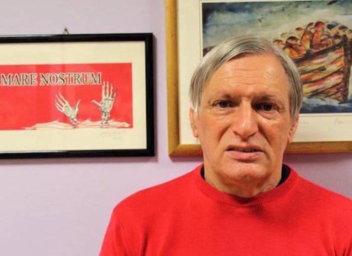 Luigi Ciotti maglietta rossa