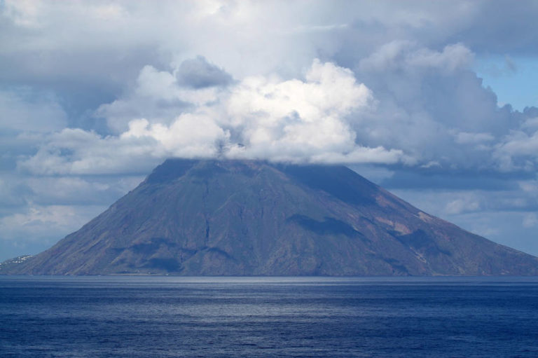 Quel tsunami che distrusse il porto di Napoli e Amalfi