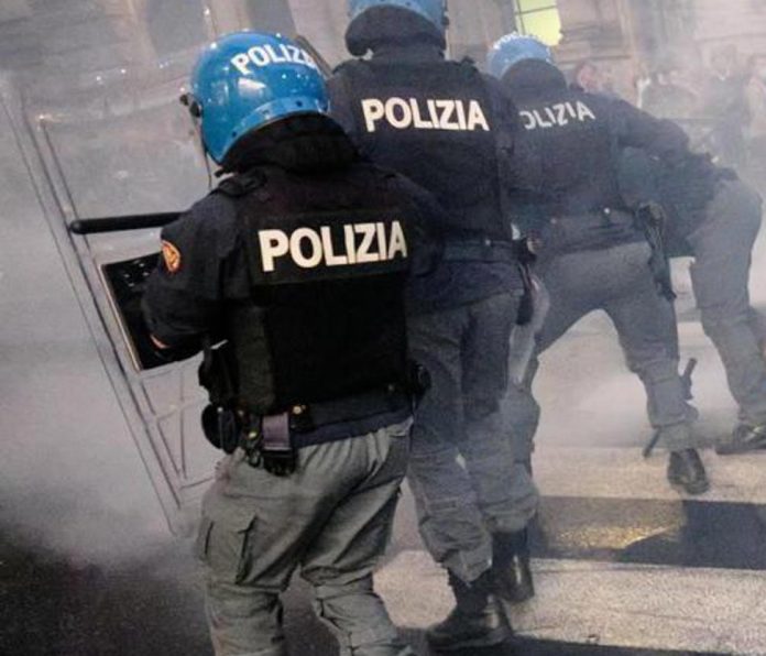 violenze manifestazione polizia