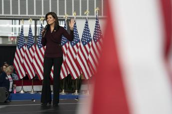 Elezioni Usa 2024, il ritiro di Haley figlia di indiani che voleva essere prima presidente donna