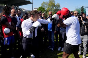 Macron come Rocky, presidente in palestra con i guantoni