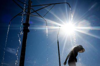 Caldo senza tregua di giorno e di notte, ‘sonni bollenti’ e massime sui 40°C