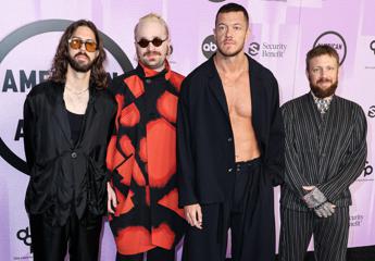 Imagine Dragons, lascia il batterista: “Incredibile viaggio durato un decennio”